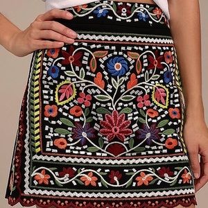 Embroidered skirt size L